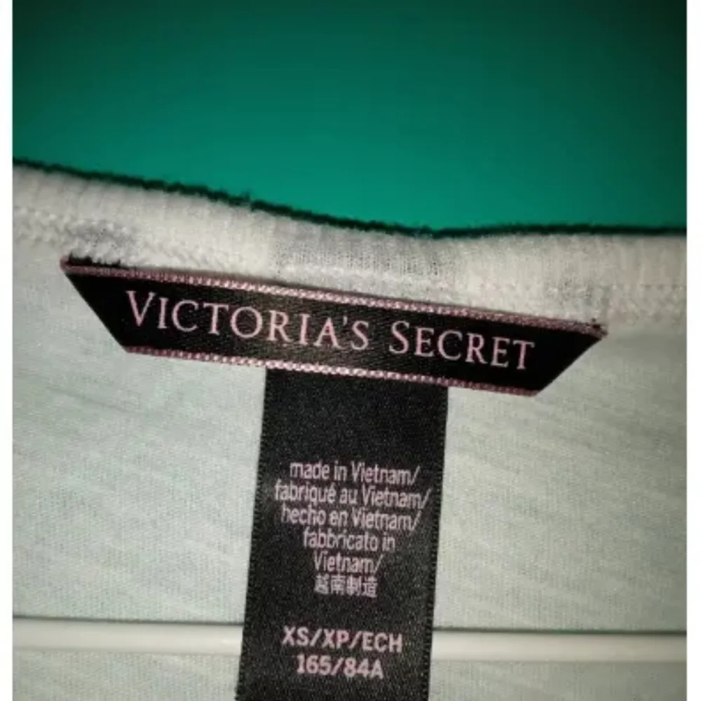 Victoria's Secret Shanghai 2017 XS With Bonus Purple Medium Length Sleeve Shirt - Picture 11 of 12